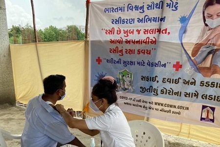 Lilleria Foundation vaccinated 160+ people at their sites as a part of vaccination drive by CREDAI Vadodara and VMC